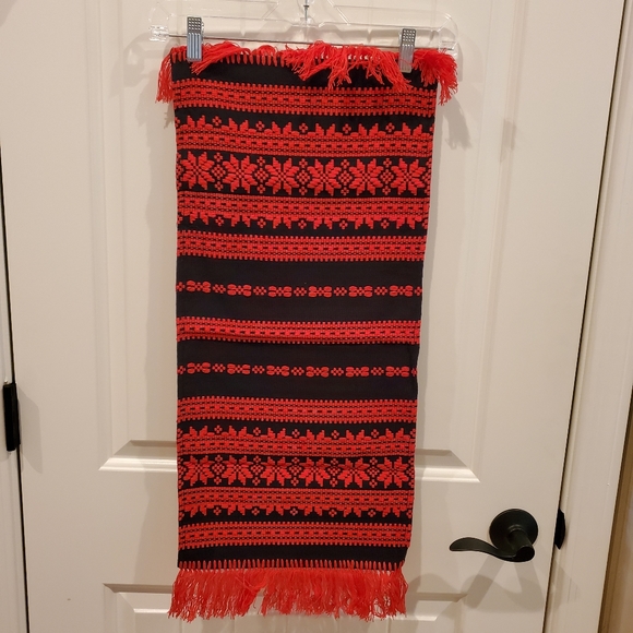 Red Woven Runner, Placemats, Table Cover - Picture 7 of 10